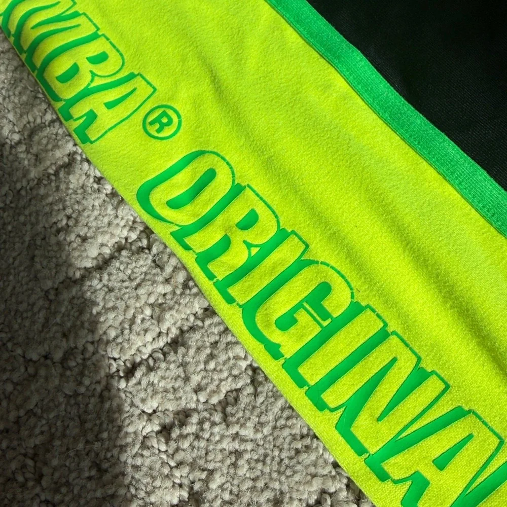Zumba Black and Neon Yellow piped Leggings - Picture 2 of 4